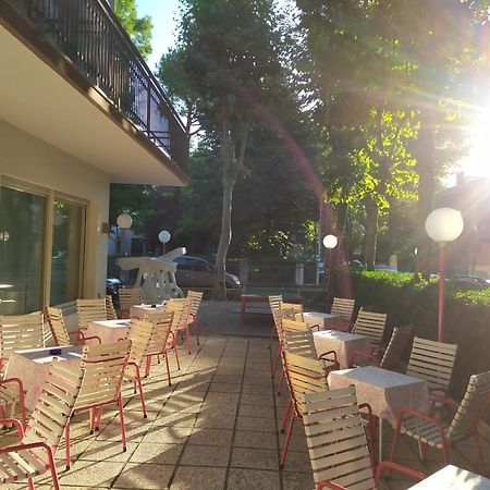 Hotel Irene Риччоне Екстер'єр фото