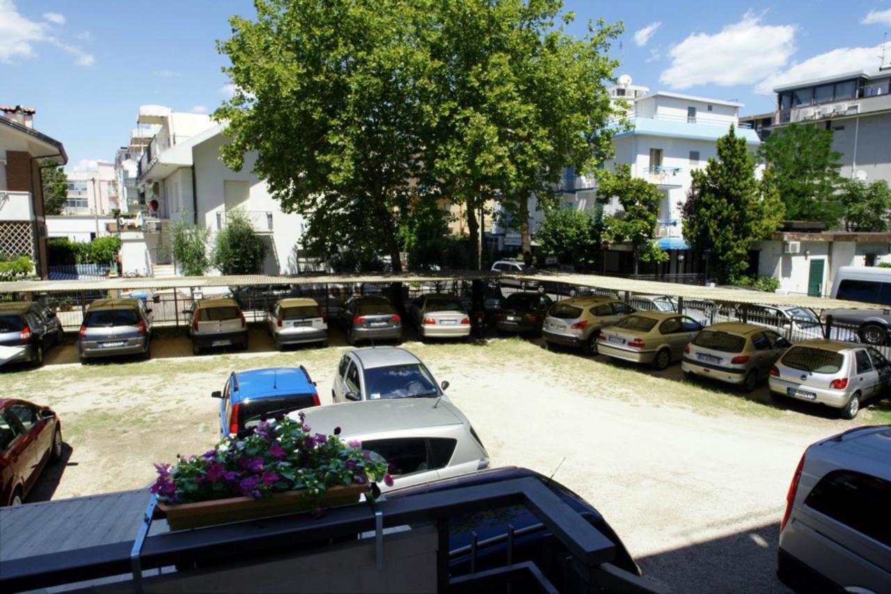 Hotel Irene Риччоне Екстер'єр фото